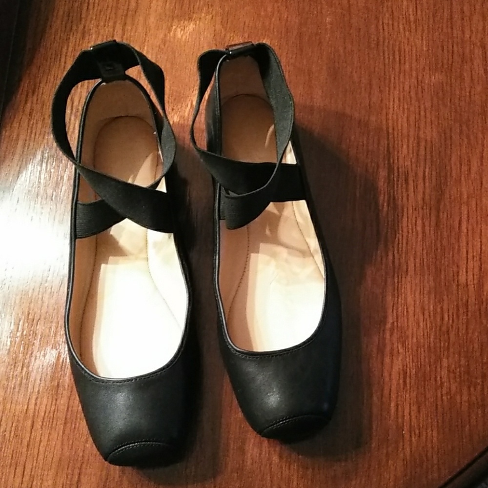 Jessica Simpsons Ballet Style Slippers